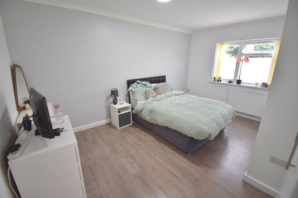 Property photo 2 of 4