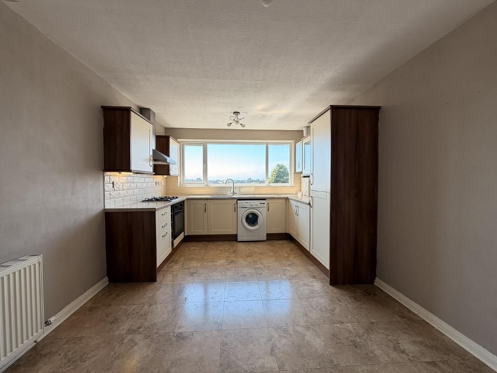 Property photo 2 of 16 Kitchen