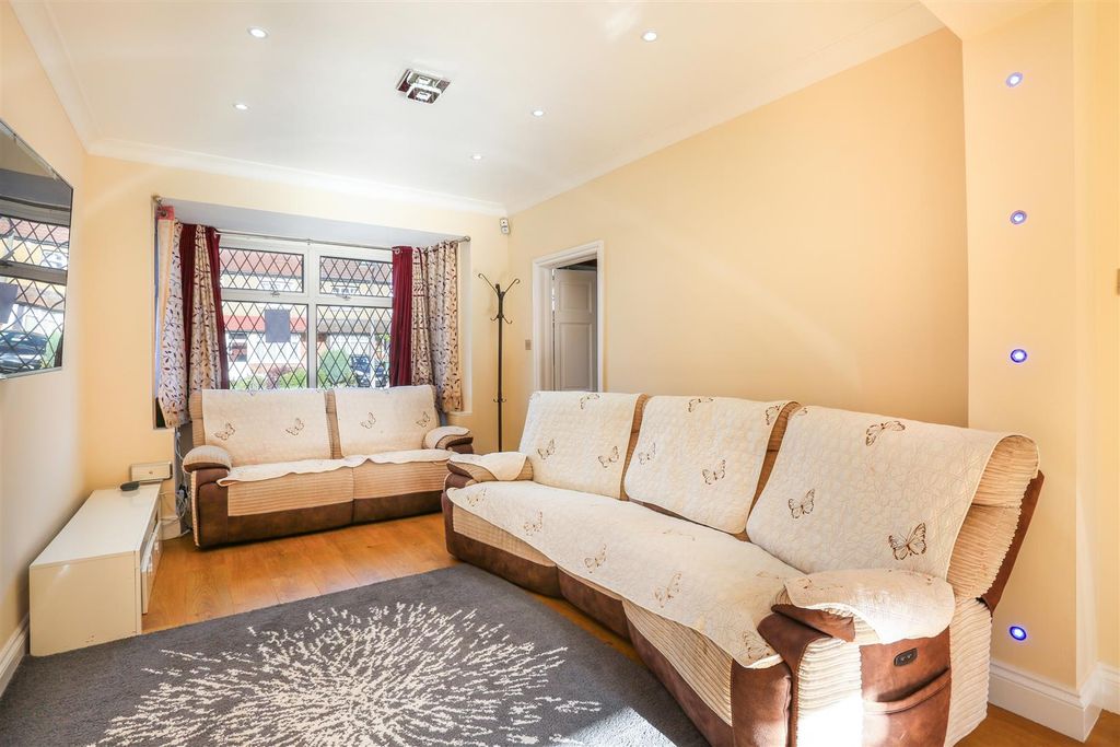 Property photo 3 of 20 457238130 R2.Jpg