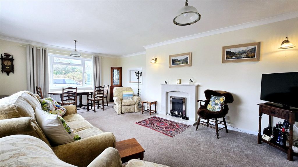 Property photo 2 of 18 Picture No. 33