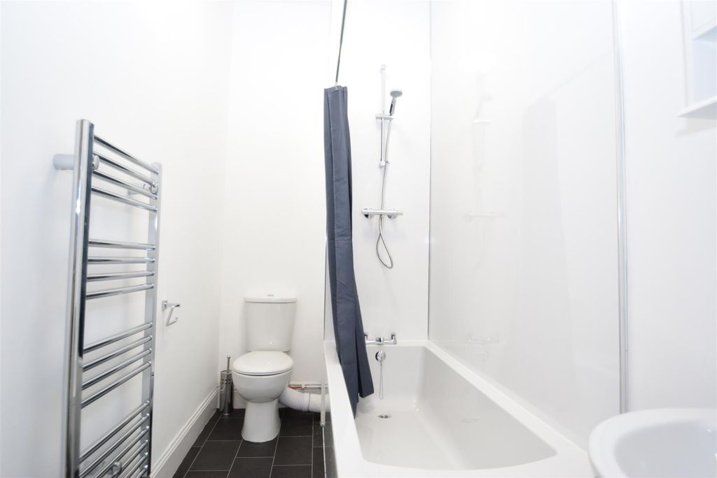 Property photo 3 of 6 Bathroom