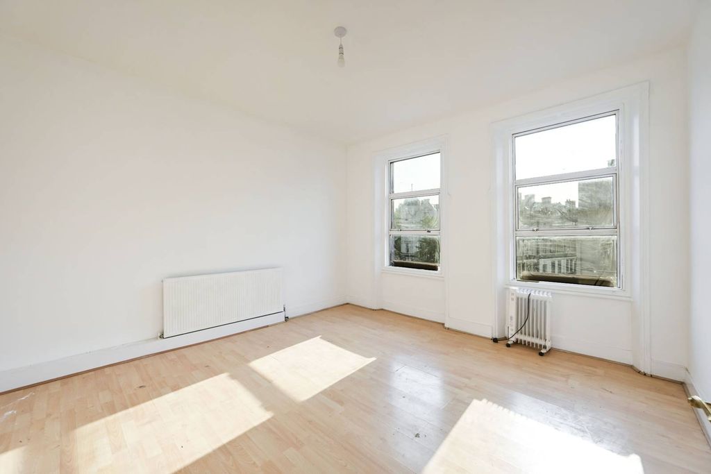 Property photo 2 of 7