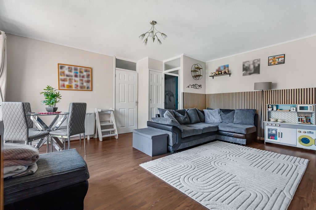 Property photo 2 of 12 Picture No. 02