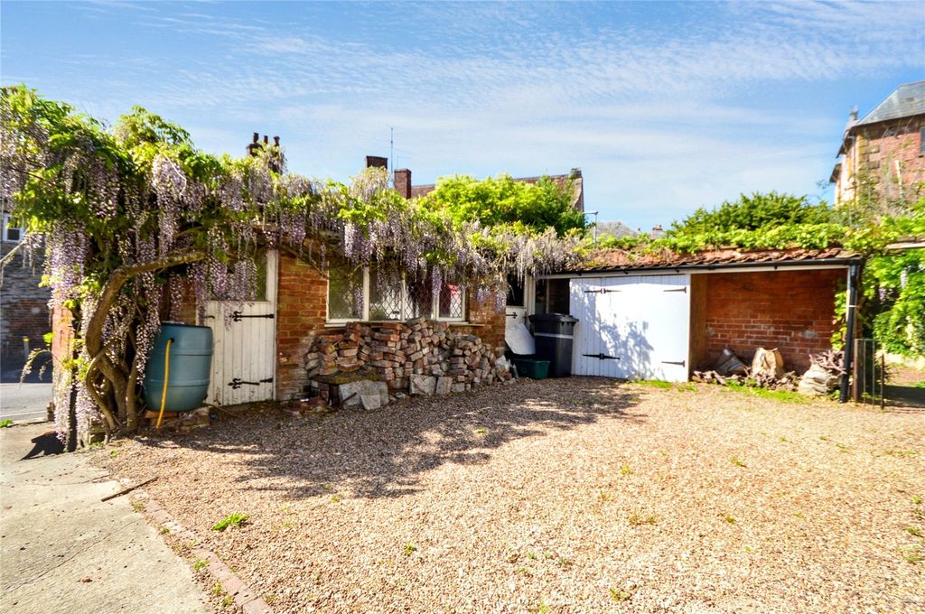 Property photo 2 of 21 Picture No. 32