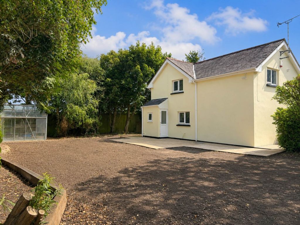 Property photo 2 of 16