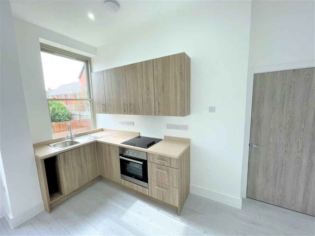 Property photo 3 of 6 Kitchen