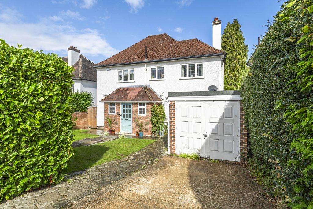 Property photo 1 of 28