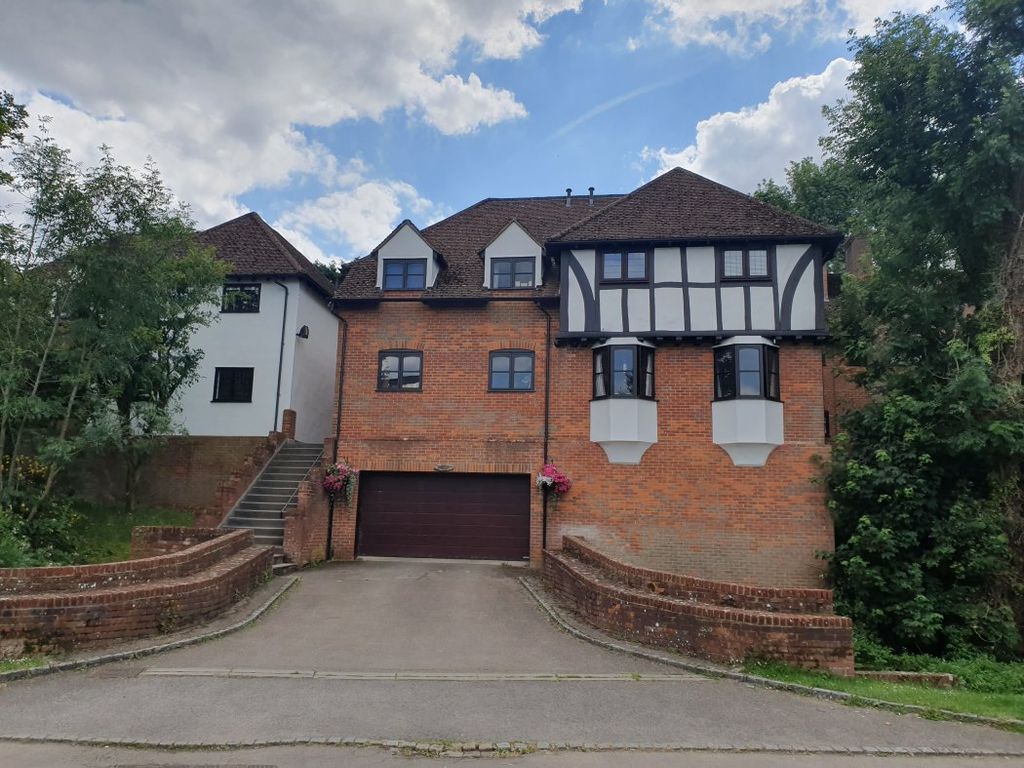 Property photo 1 of 12