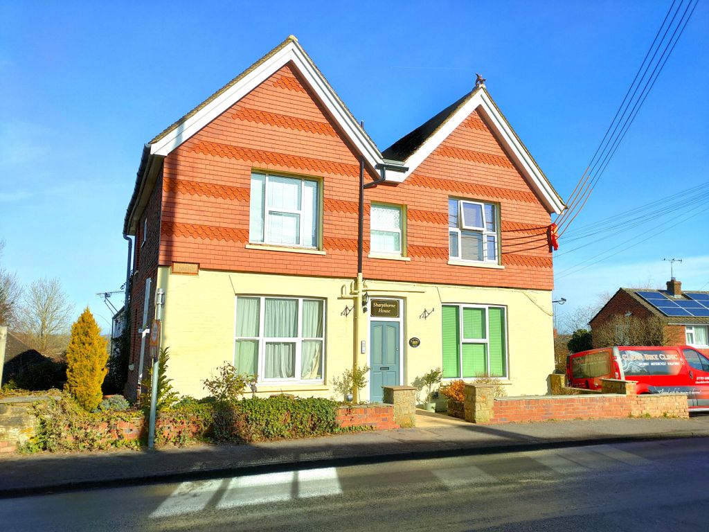Property photo 1 of 8
