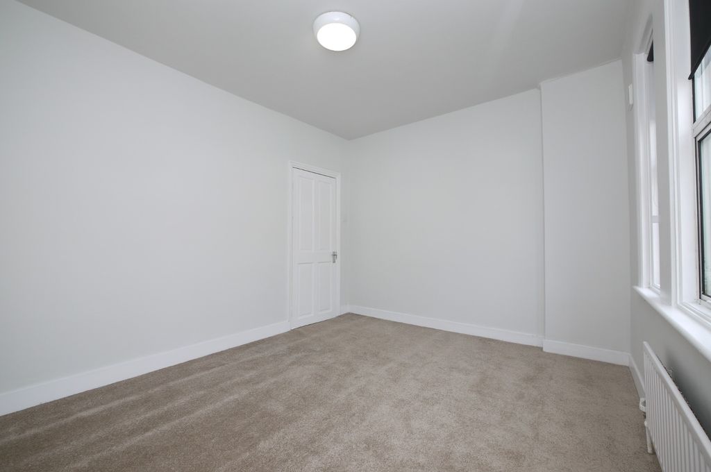 Property photo 2 of 6 4256401