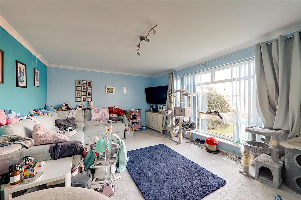 Property photo 3 of 8 Img_4664-Img_4666.Jpg