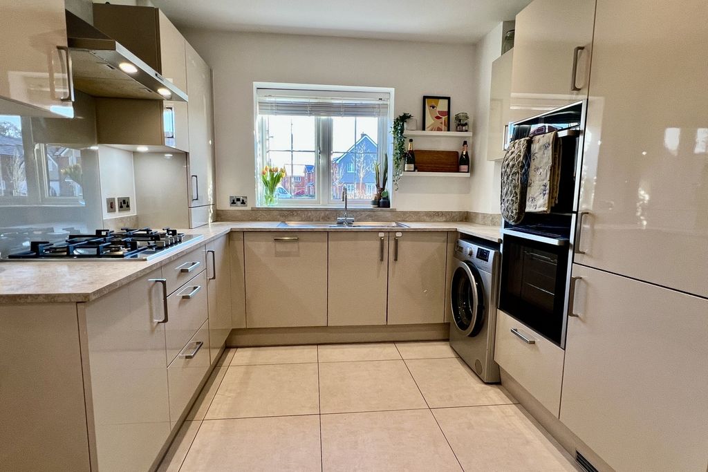 Property photo 3 of 25 Gallery