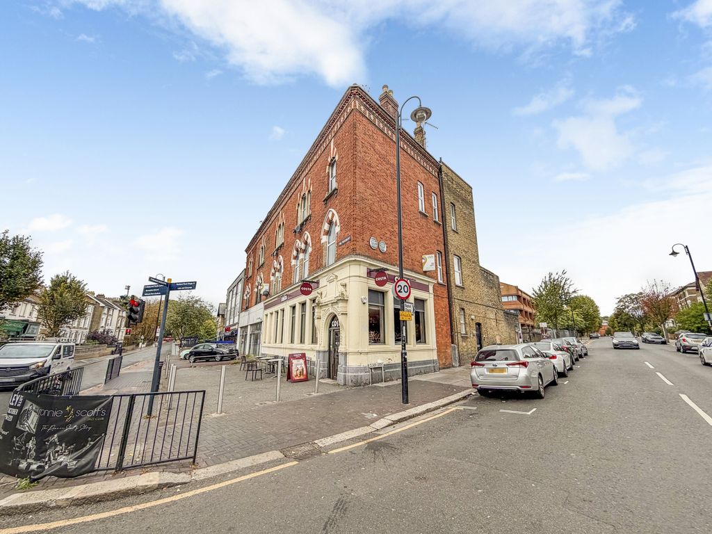 Property photo 1 of 11 Photo 2