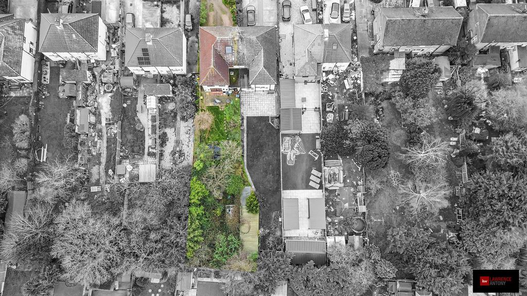 Property photo 3 of 33