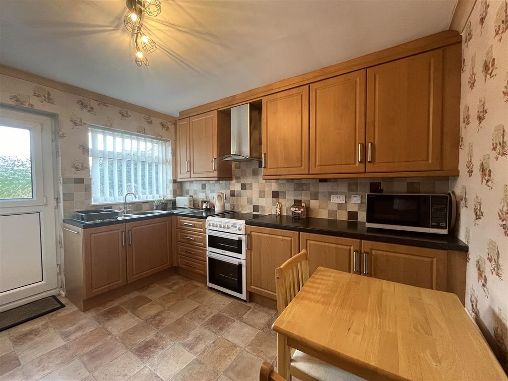 Property photo 2 of 22 Kitchen