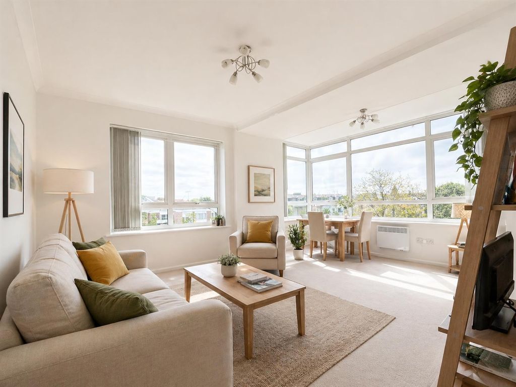 Property photo 3 of 6 Ad Living Room