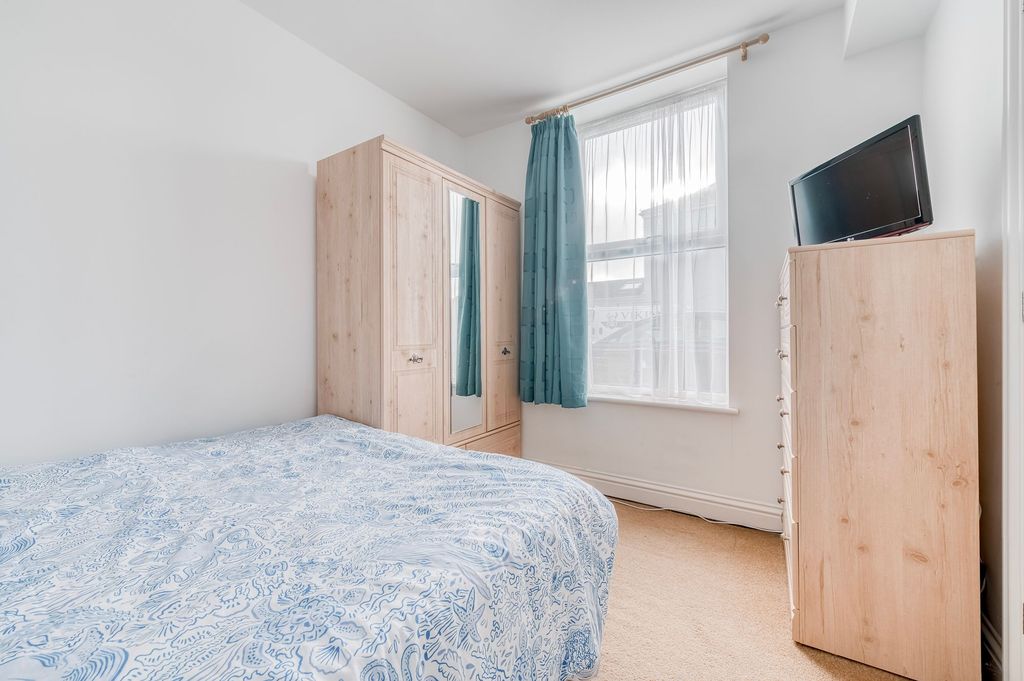 Additional image 10 of 3 bed flat for saleSt. Georges Road, Pakefield NR33