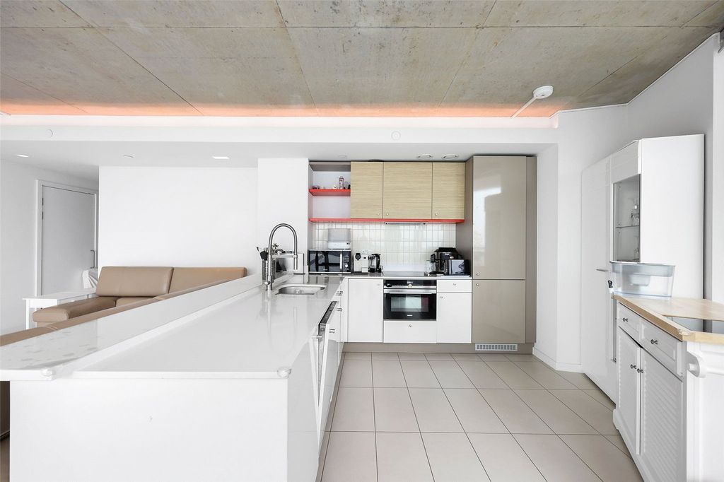 Property photo 3 of 16 Picture No. 15