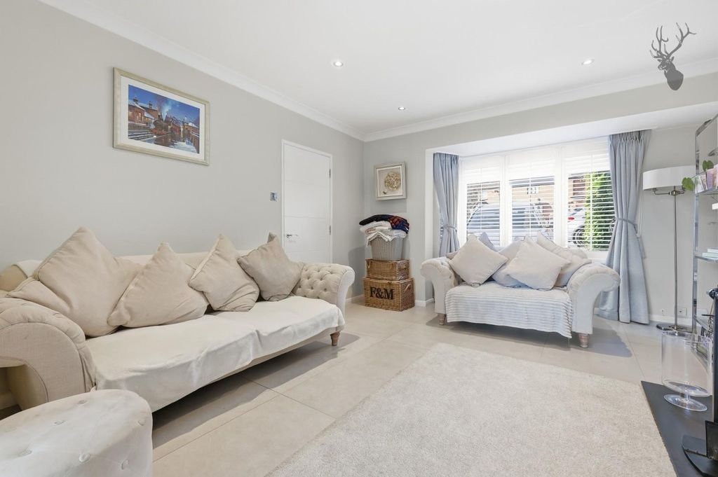 Property photo 2 of 24