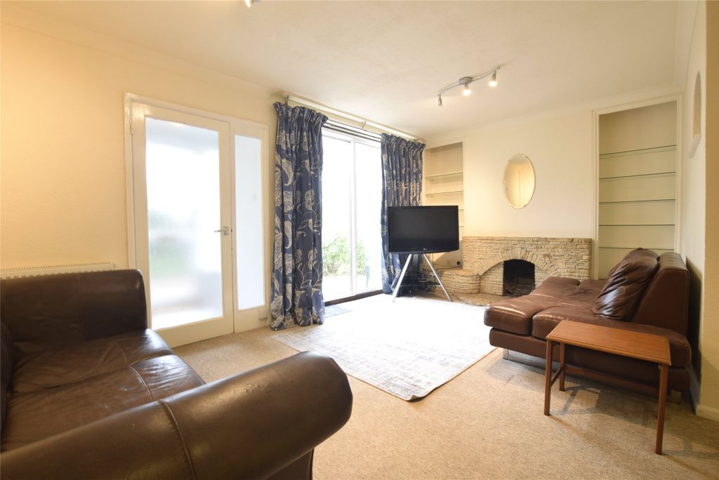 Property photo 2 of 14 Communal Living Area