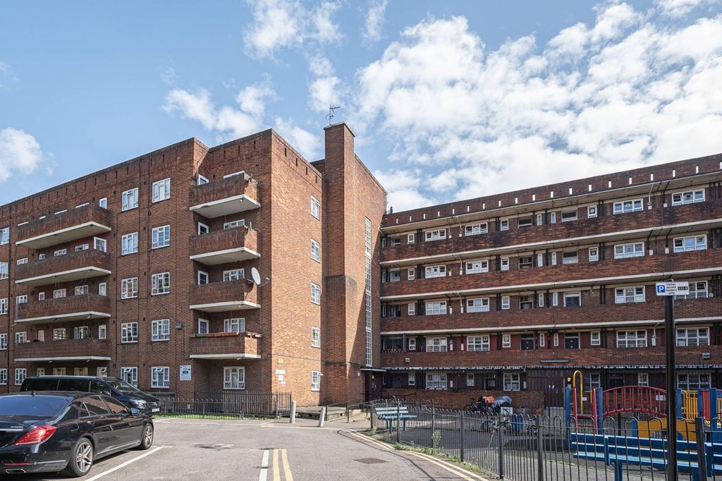 Property photo 1 of 5