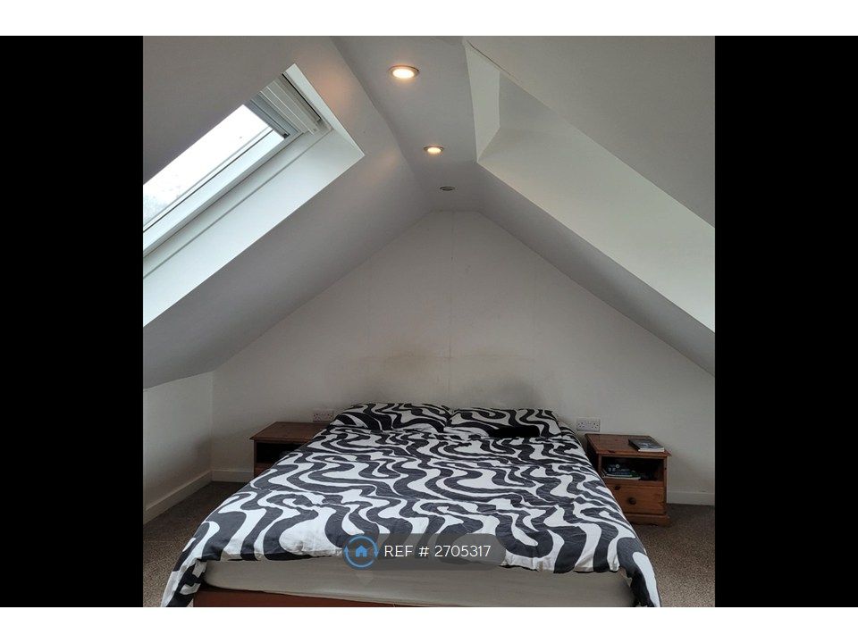 Property photo 1 of 15 Main Bedroom With 2 Skylights