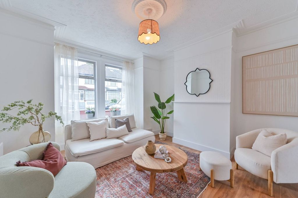 Property photo 1 of 33