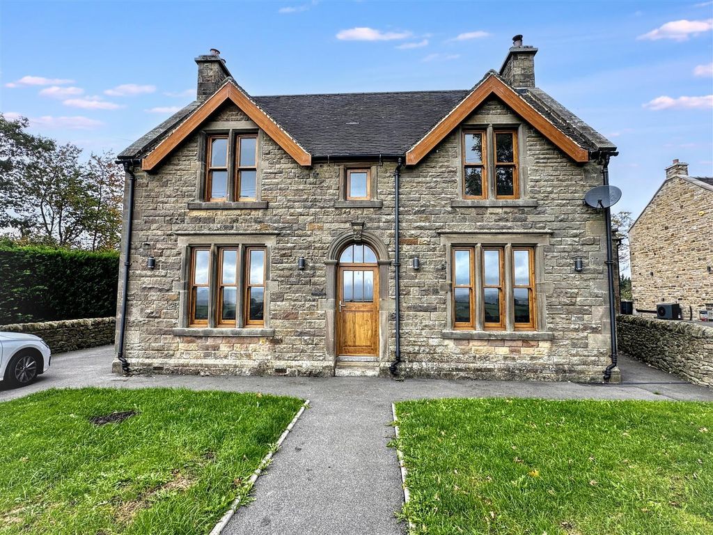 Property photo 1 of 25 Outside