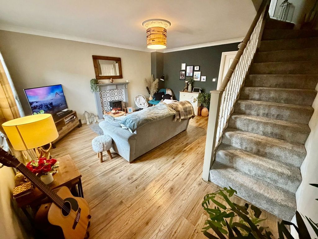 Property photo 2 of 22