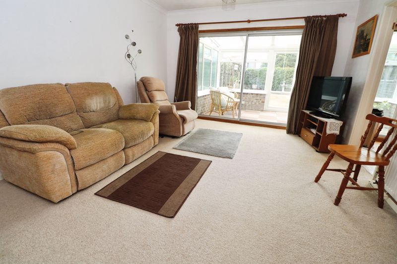 Property photo 3 of 22 Heathlands