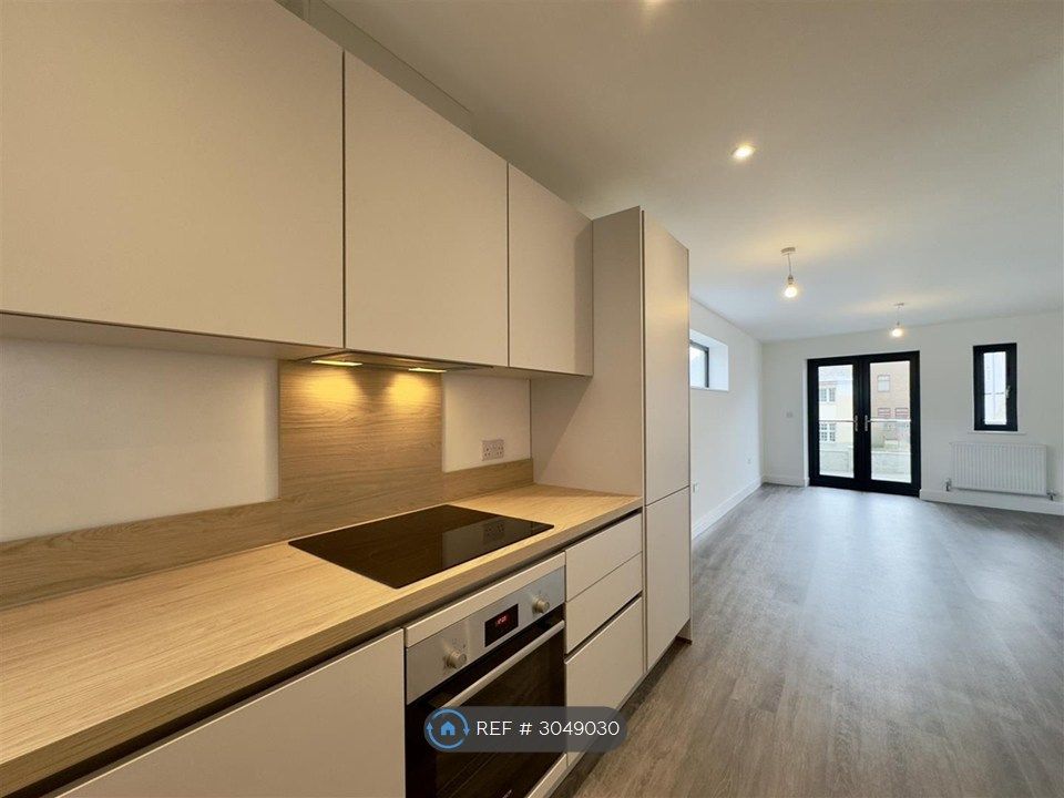 Property photo 2 of 11 Kitchen