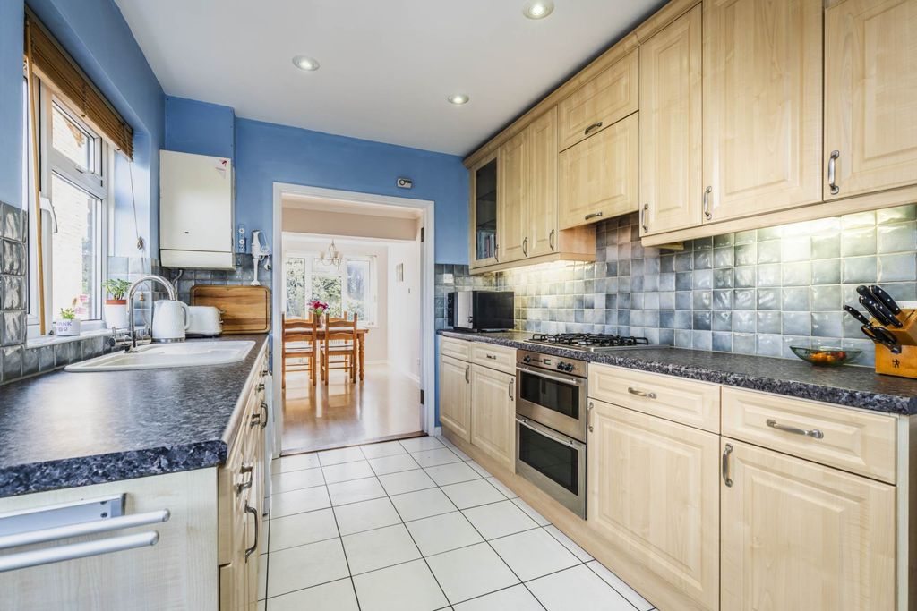 Property photo 3 of 18