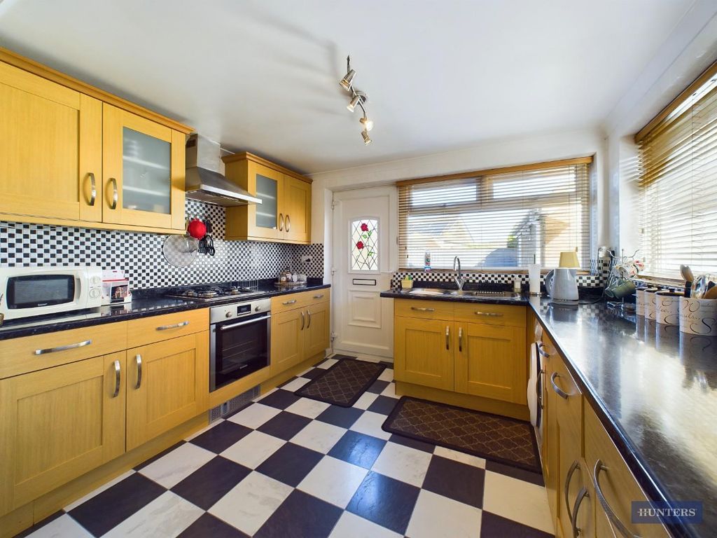 Property photo 3 of 15 Kitchen