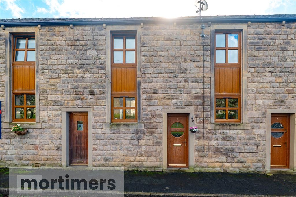 Property photo 1 of 12 External
