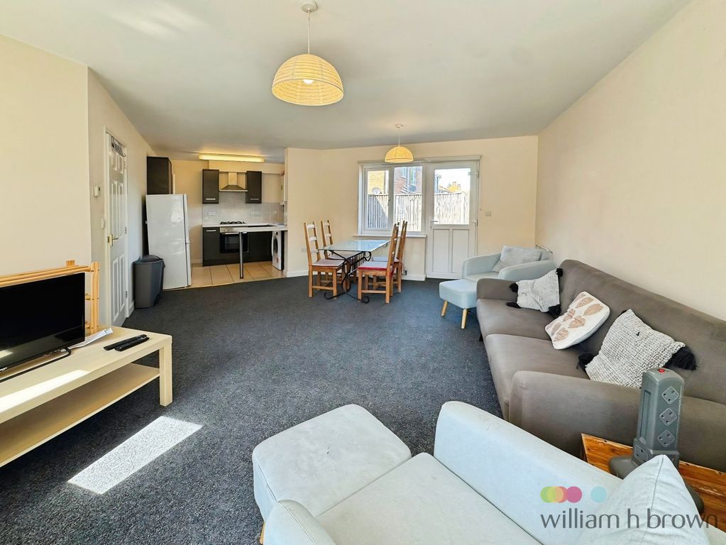 Property photo 3 of 11 Image