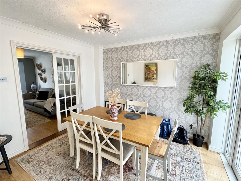 Property photo 3 of 12 Dining Room