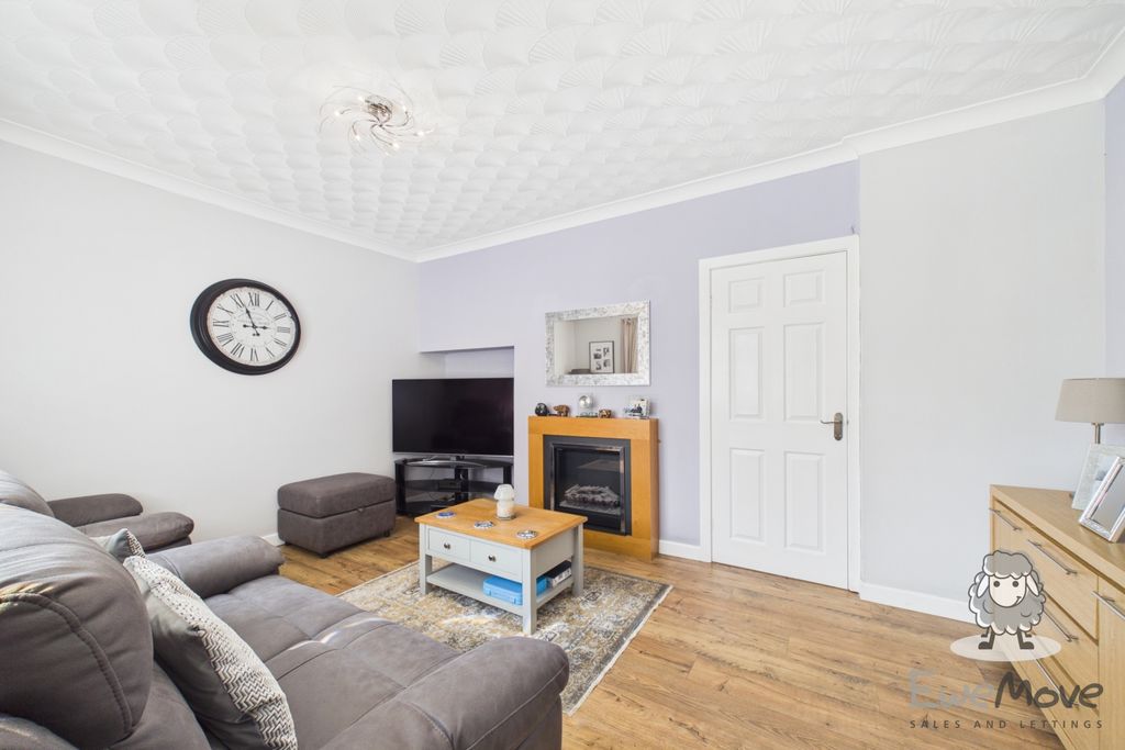 Property photo 2 of 12 14 (18)