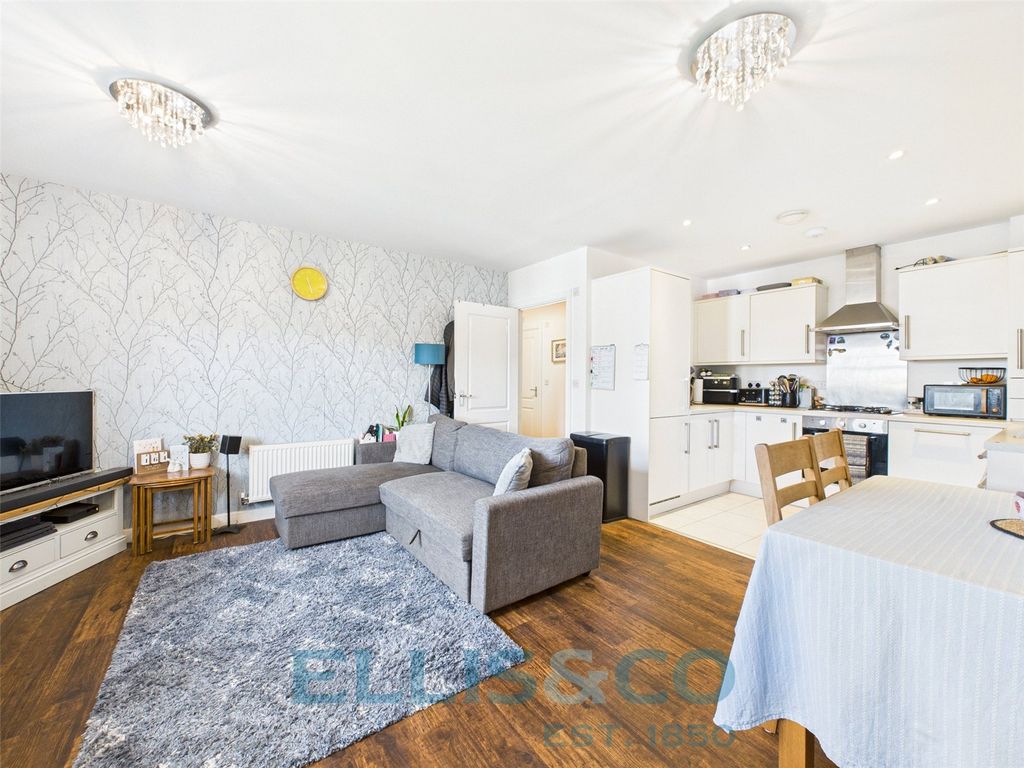 Property photo 3 of 11 Picture No. 25