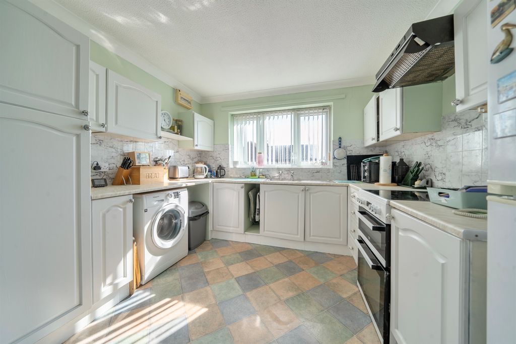 Property photo 3 of 24