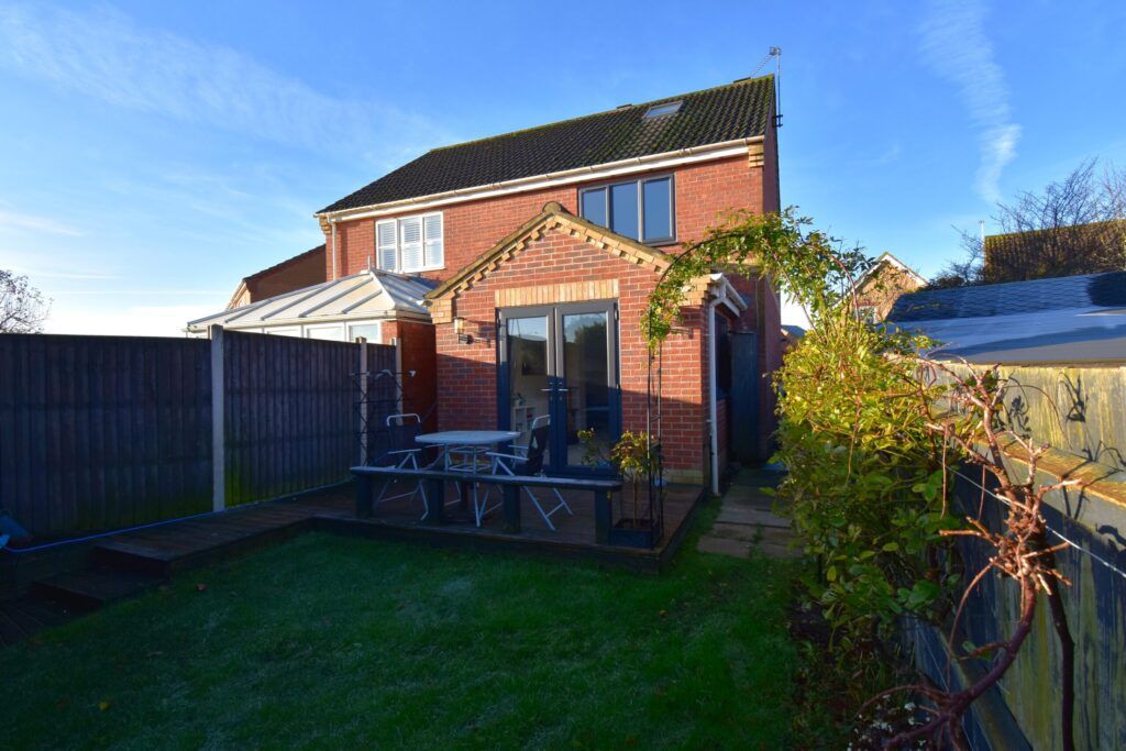 Property photo 2 of 27