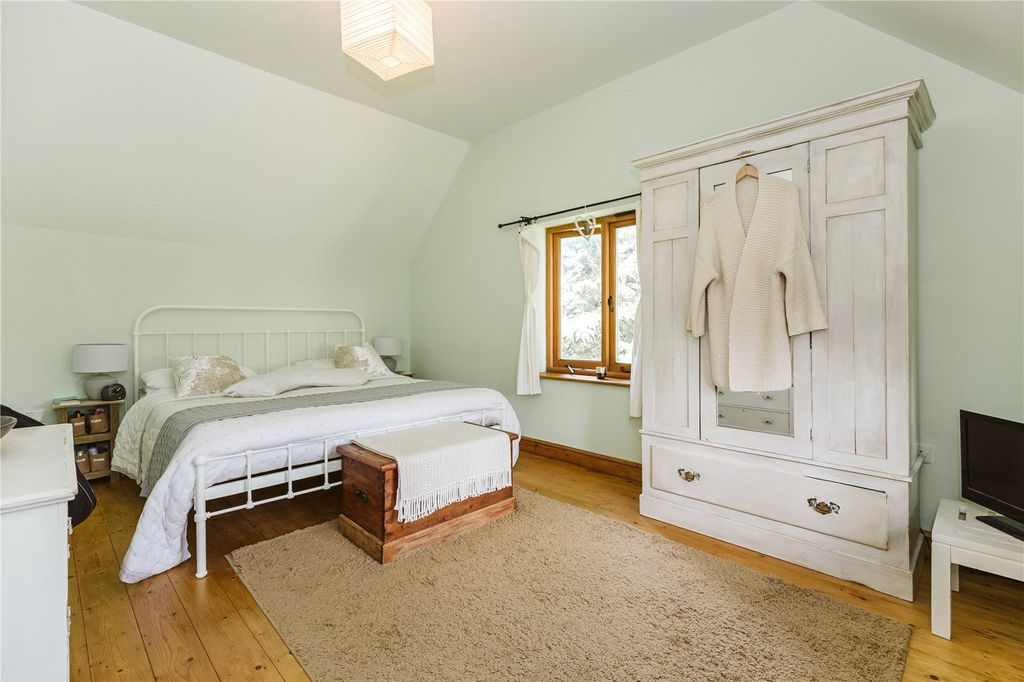 Property photo 3 of 29 Picture No. 16