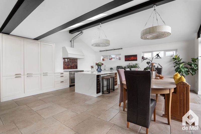 Property photo 3 of 33 Photo 28