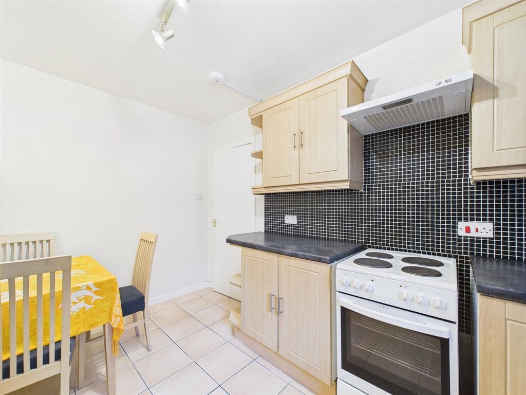 Property photo 3 of 14 Cam01486G0-Pr0823-Still002.Jpg
