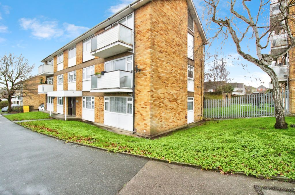 Property photo 1 of 16 18