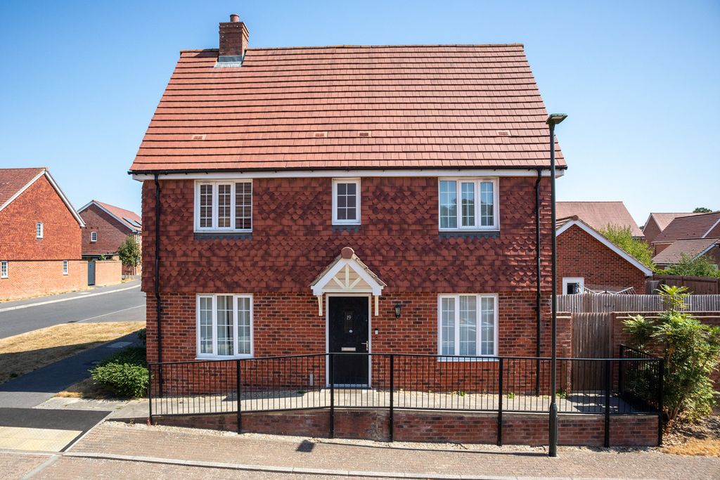 Property photo 1 of 31