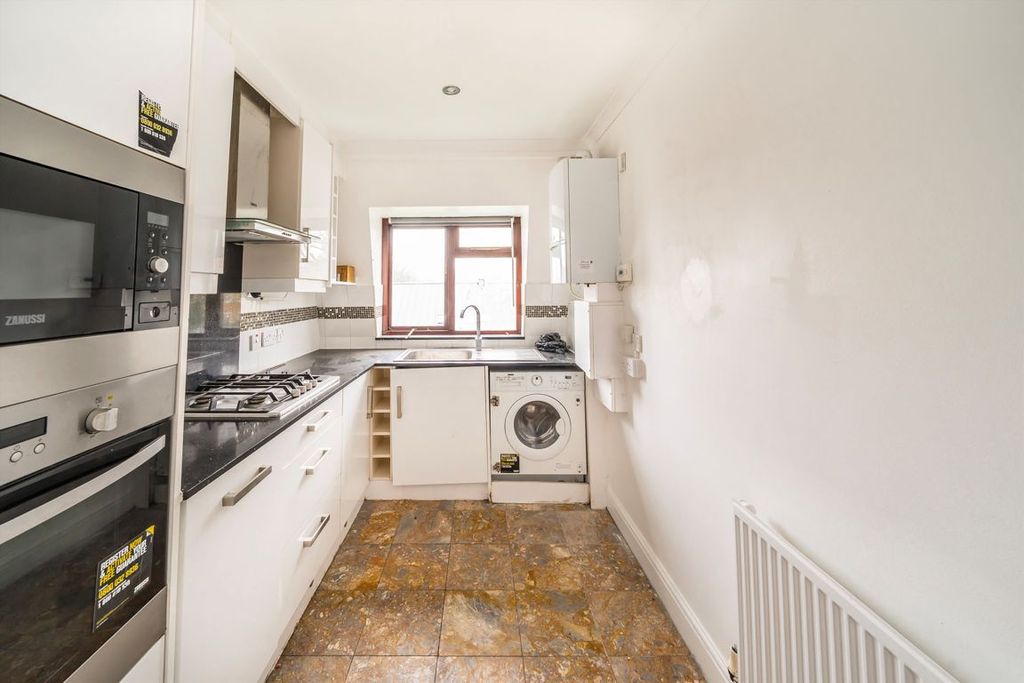 Property photo 2 of 5