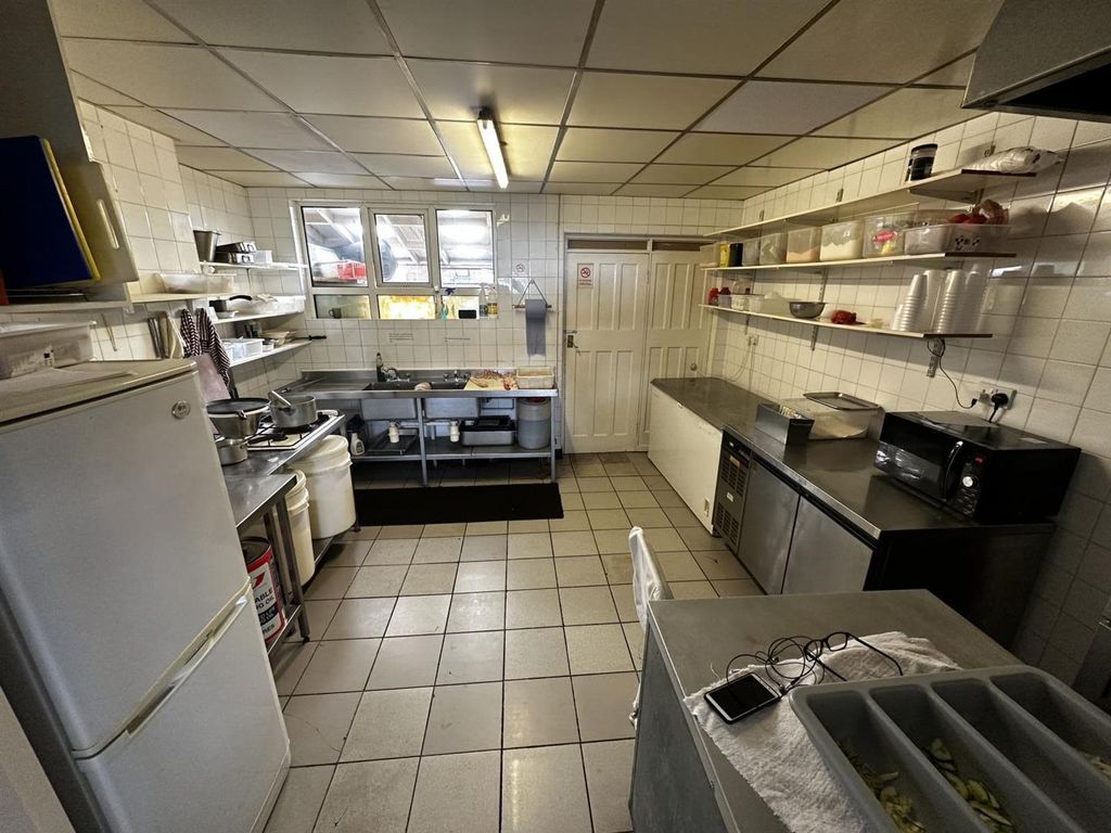 Property photo 3 of 4 Hagley Road