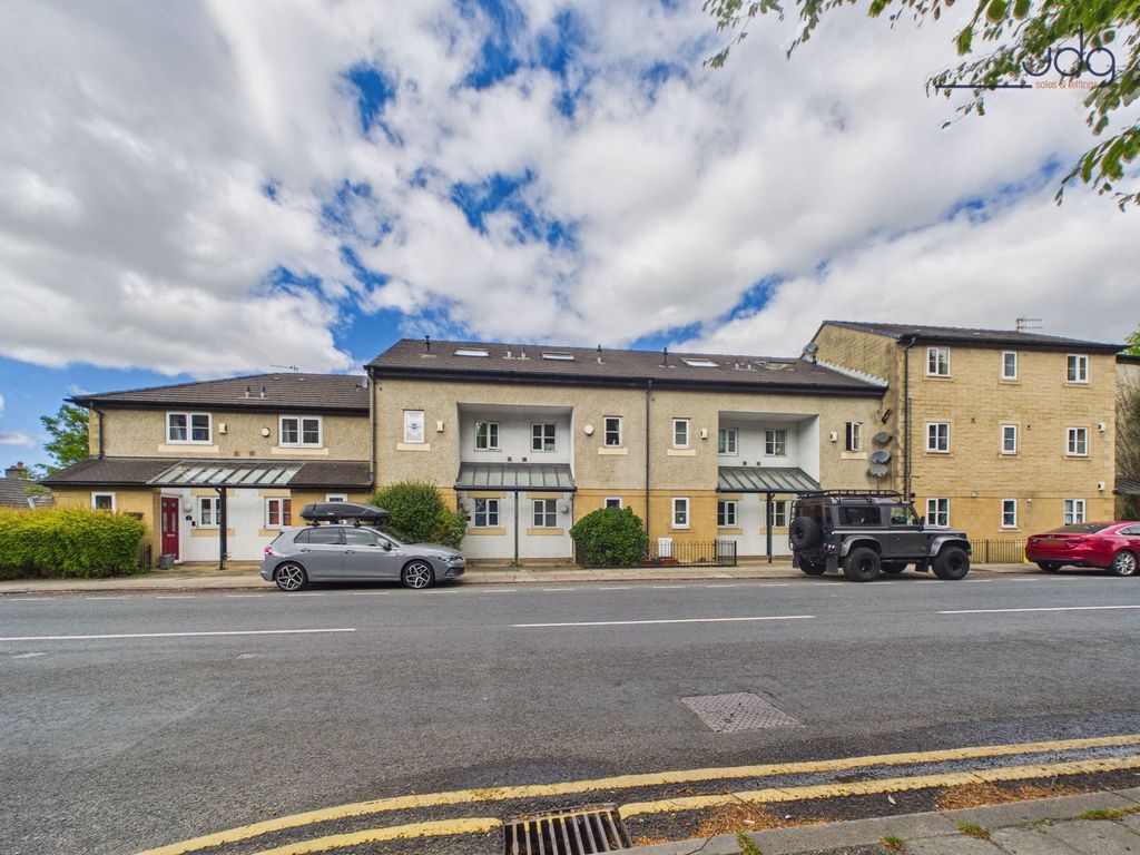 Property photo 1 of 11 Welcome To Chiltern Court