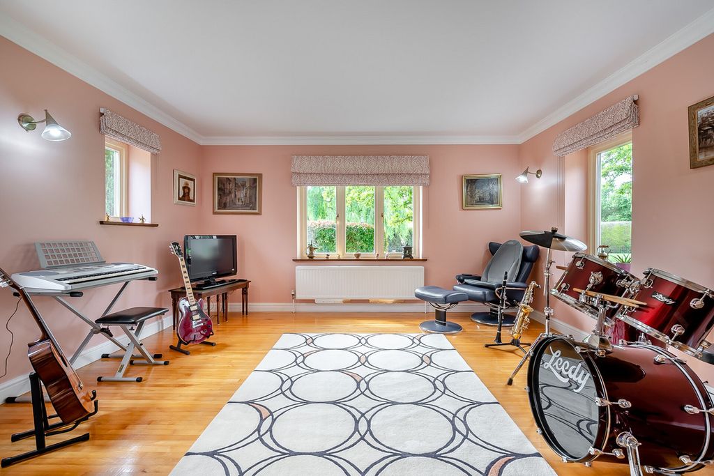 Additional image 11 of 5 bed detached house for saleHigh Street South, Tiffield, Towcester Northamptonshire NN12