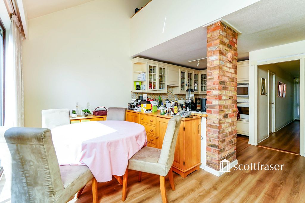 Property photo 3 of 10 4Hobsonroadox27Jx-15